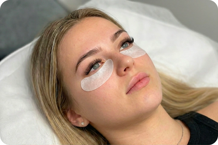 עיצוב גבות בצורה וצבע מושלמים