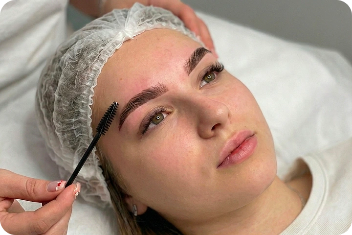 עיצוב גבות בצורה וצבע מושלמים