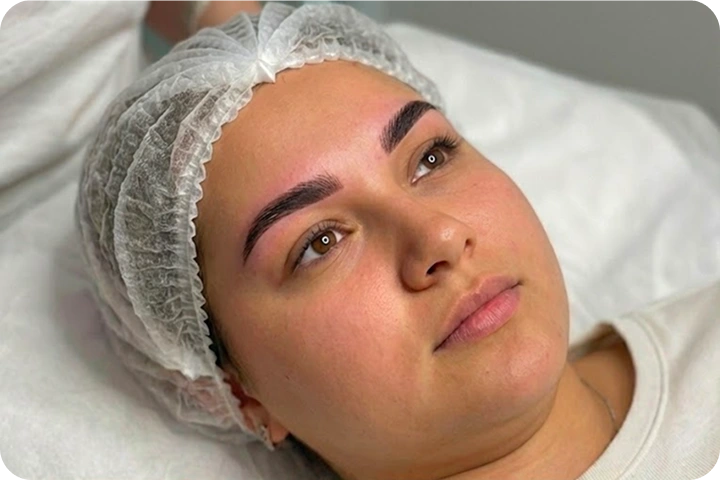 עיצוב גבות בצורה וצבע מושלמים